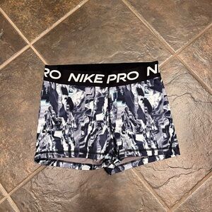 Nike Pro